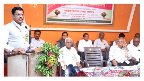 सेलूतील 'नूतन' च्या गुणवंतांचा सत्कार; संस्था वर्धापनदिन, श्रीरामजी भांगडिया स्मृतिदिनानिमित्त कार्यक्रम