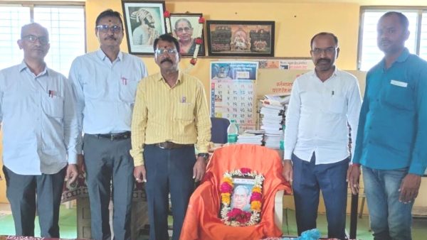 सेलूतील नूतन कन्या प्रशालेत ग्रंथ दिन उत्साहात 