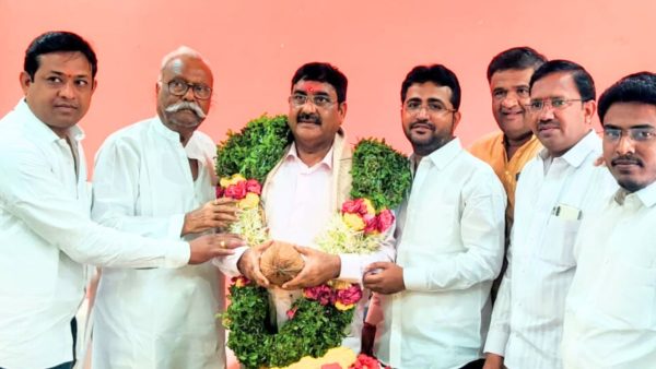 शुभेच्छांचा वर्षाव : माजी आमदार लहानेंना लवकरच मोठी संधी ? वाढदिवशी सेलूत काय म्हणाले काका...