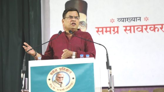 Swatantryaveer : सावरकरांची विचारधारा कोणीही संपवू शकणार नाही : शरद पोंक्षे यांचे मत; सेलूतील वसंत प्रतिष्ठानच्या व्याख्यानाला उत्स्फूर्त प्रतिसाद