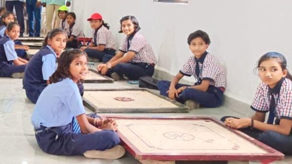 Carrom Competition : सेलूतील नूतन कन्या, विवेकानंद, प्रिन्स इंग्लिश स्कूल विजयी
