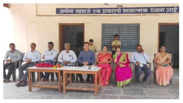 Teacher's Day : उज्ज्वला लड्डा, देविदास सोन्नेकर यांचा गौरव ; सेलूतील नूतन विद्यालयात शिक्षक दिन उत्साहात