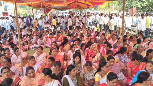 शिक्षकांच्या महाआक्रोश मोर्चाला मोठा प्रतिसाद
