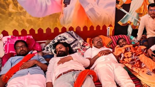 Maratha Reservation : सेलूतील उपोषणकर्त्यांची प्रकृती खालावली; राजवाडीत वयोवृद्धांचे उपोषण