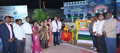 सेलूतील 'सुरभी महोत्सवा'त थिरकली तरुणाई; प्रेक्षकांचा मोठा प्रतिसाद