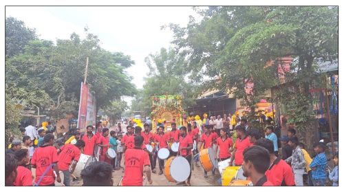Panchmukhi Ganpati : सेलूतील श्री पंचमुखी गणपती प्रतिष्ठापनेची शोभायात्रा उत्साहात; ढोलताशा पथकाने वेधले लक्ष