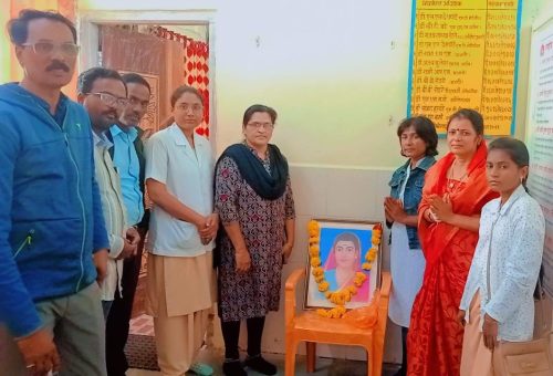 सावित्रीबाई फुले जयंती : 'जिजामाता'मध्ये शैक्षणिक साहित्य वाटप; सेलूत अभिवादन कार्यक्रम 