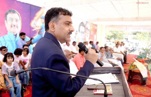 सेलूतील नितीन लहाने स्मृती चषक क्रिकेट स्पर्धेचे उद्घाटन उत्साहात; नांदेड संघाची विजयी सलामी 