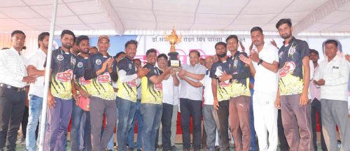 रोडगे प्रीमियर लीग क्रिकेट स्पर्धेत सेलूचा मॉडर्न सीसी संघ विजेता; केएमएस क्रिकेट क्लब उपविजेता