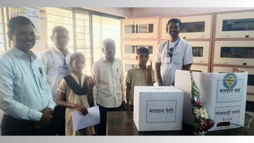 सेलूच्या नूतन विद्यालयात 'लोकशाही उत्सव'; विद्यार्थी संसद प्रतिनिधी निवडणूक उत्साहात