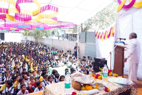 सेलूतील यशवंत विद्यालयाचे स्नेहसंमेलन उत्साहात; आत्माराम कुटे यांच्या कवितांना विद्यार्थ्यांची उत्स्फूर्त दाद