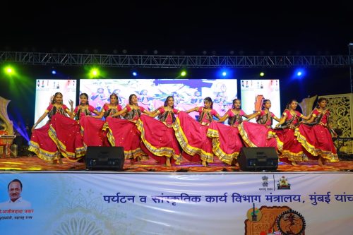 महासंस्कृती महोत्सव : देशभक्तीपर गीते, काव्यगायनाने जिंकली परभणीकरांची मने 