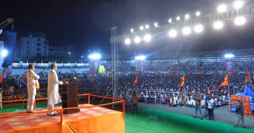 परभणी लोकसभा : भाजप सरकारला तडीपार करा : उध्दव ठाकरे यांचा घणाघात; परभणीमध्ये भरपावसात जंगी सभा