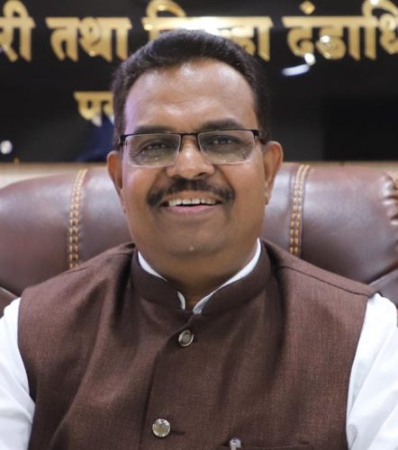 परभणी लोकसभा : मतदानासाठी यंत्रणा सज्ज; २२९० मतदान पथके रवाना : जिल्हाधिकारी रघुनाथ गावडे