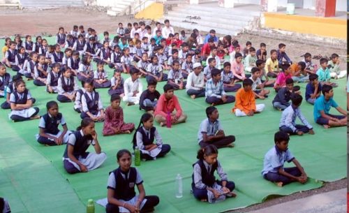 आंतराष्ट्रीय योग दिन :  नूतन विद्यालय, महाविद्यालयात योग दिन उत्साहात; प्रात्यशिक्षकांत ४०० विद्यार्थ्यांचा सहभाग