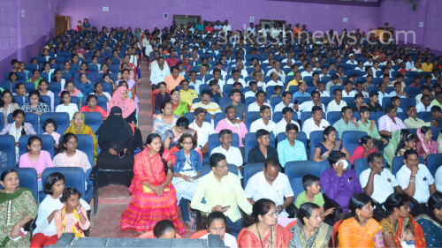 प्राध्यापक गणेश शिंदे : गुणपत्रिकेची सूज म्हणजे गुणवत्ता नव्हे; दीपस्तंभ प्रतिष्ठानच्या वतीने सेलूमध्ये गुणवंतांचा गौरव