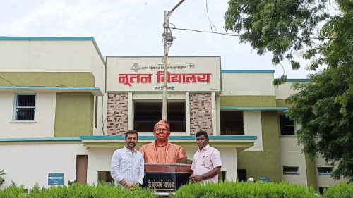 ४२ वर्षांनी जागवल्या शालेय आठवणी