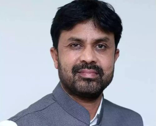मराठवाडा मुक्तिसंग्राम दिन : पालकमंत्री संजय बनसोडे यांच्या हस्ते मुख्य ध्वजारोहण