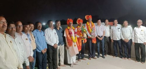 उत्कृष्ट शिक्षक माधव गव्हाणे यांचा सत्कार