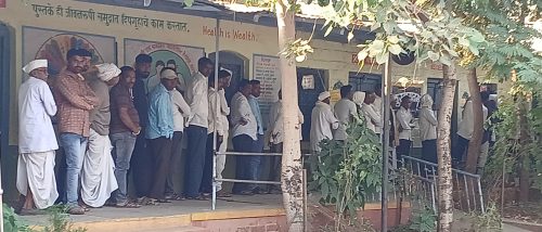 विधानसभा निवडणूक : परभणी जिल्ह्यात मतदानाला उत्साहात सुरूवात