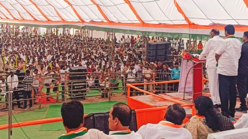 भ्रष्टाचारी सत्ताधाऱ्यांना धडा शिकवा : शरद पवार