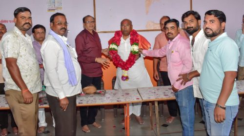 सेलू पालिका निवडणुकीत विकासासोबत राहा 🔸माजी आमदार रामप्रसाद बोर्डीकर यांचे आवाहन  https://sakashnews.com/?p=14940
______________________
*SAKASH NEWS* https://chat.whatsapp.com/KNhQQNYmKEe49WgafxhdTH

