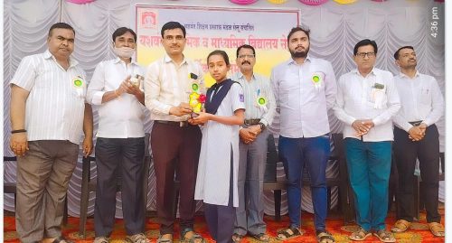 यशवंत प्राथमिक शाळेचे स्नेहसंमेलन उत्साहात