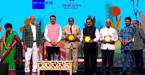 वनामकृविचे कुलगुरू प्रा.डॉ.इन्द्र मणि यांच्यासह शास्त्रज्ञांचा सन्मान   