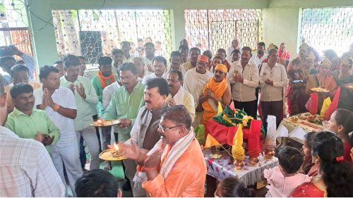 श्रीकालिकादेवीच्या दर्शनासाठी भाविकांची गर्दी