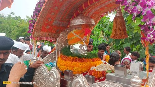 श्री संत गजानन महाराजांच्या दिंडीचे जल्लोषात स्वागत