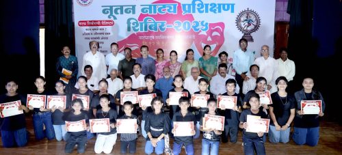 पिशी मावशी,क्लोन नाटिकांना उत्स्फूर्त दाद
